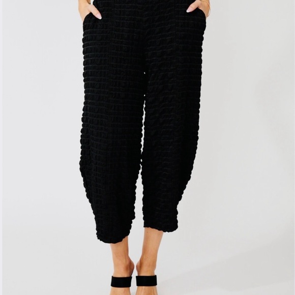 Zara Textured Charcoal Straight Leg Pants - Picture 3 of 3